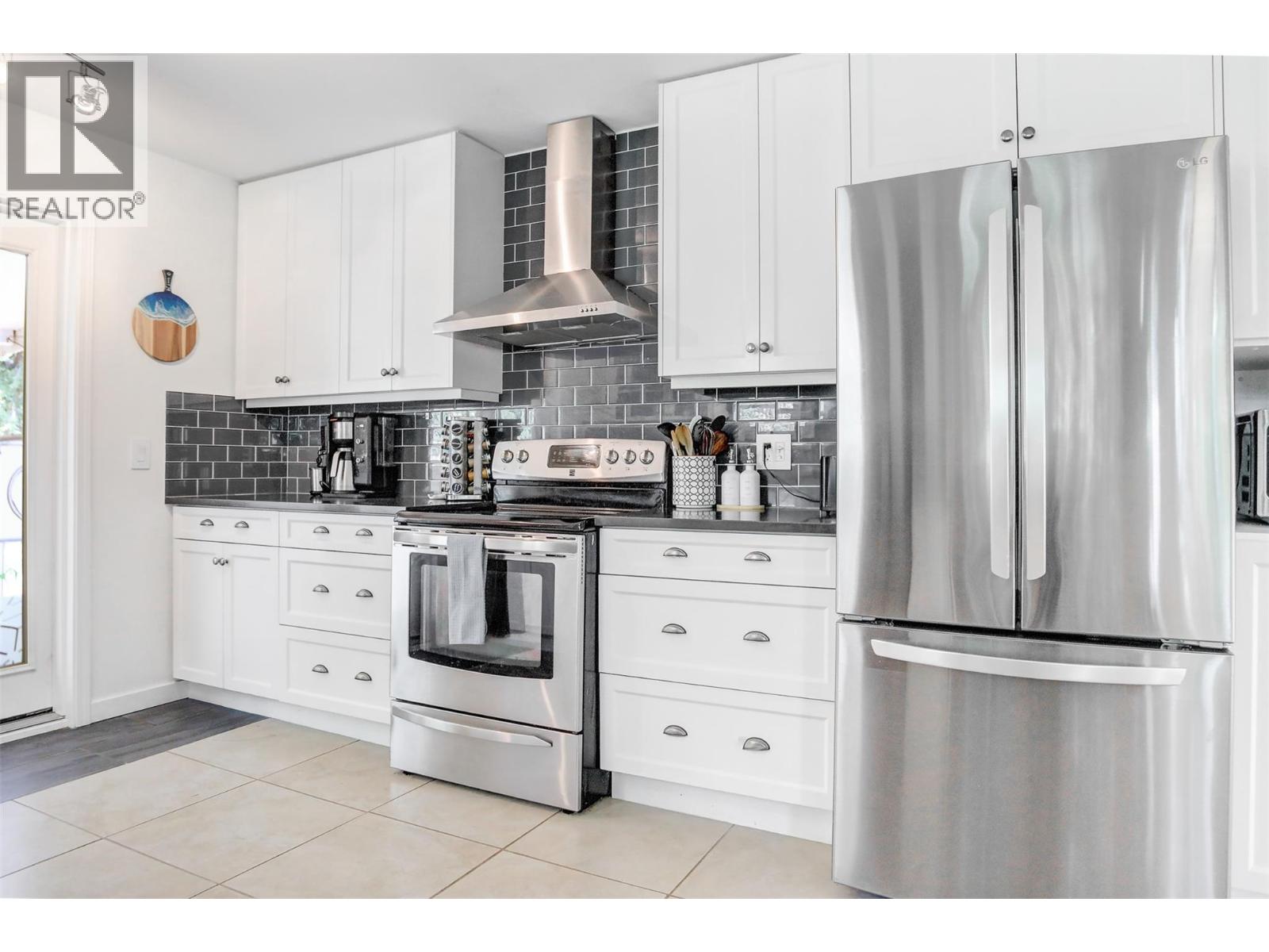  812 Paret Road, Kelowna
