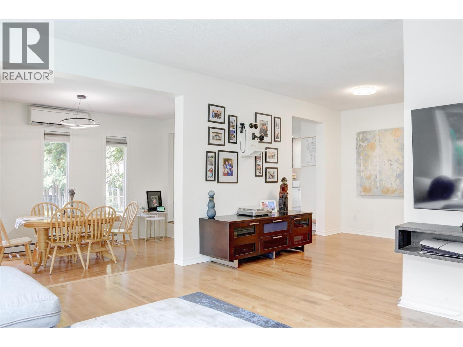 812 Paret Road, Kelowna