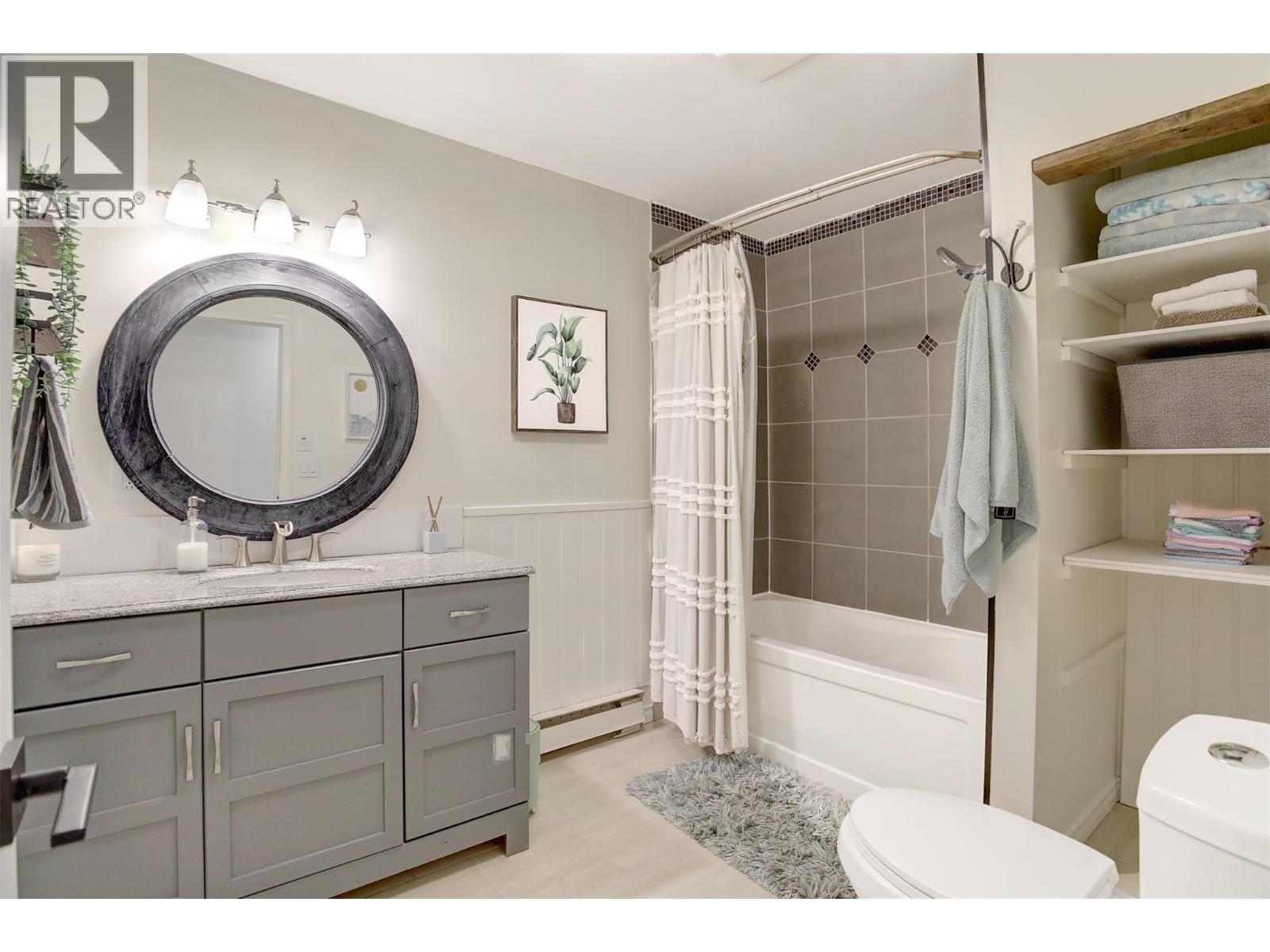  812 Paret Road, Kelowna