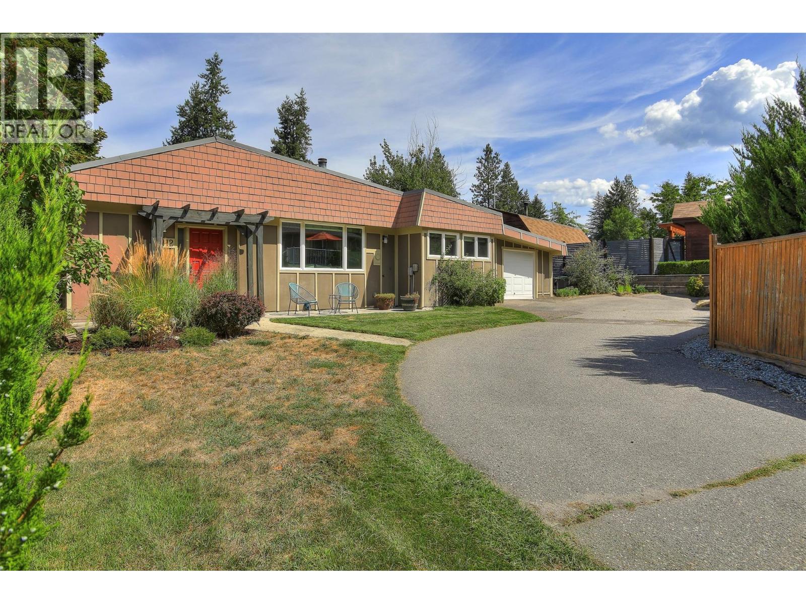  812 Paret Road, Kelowna