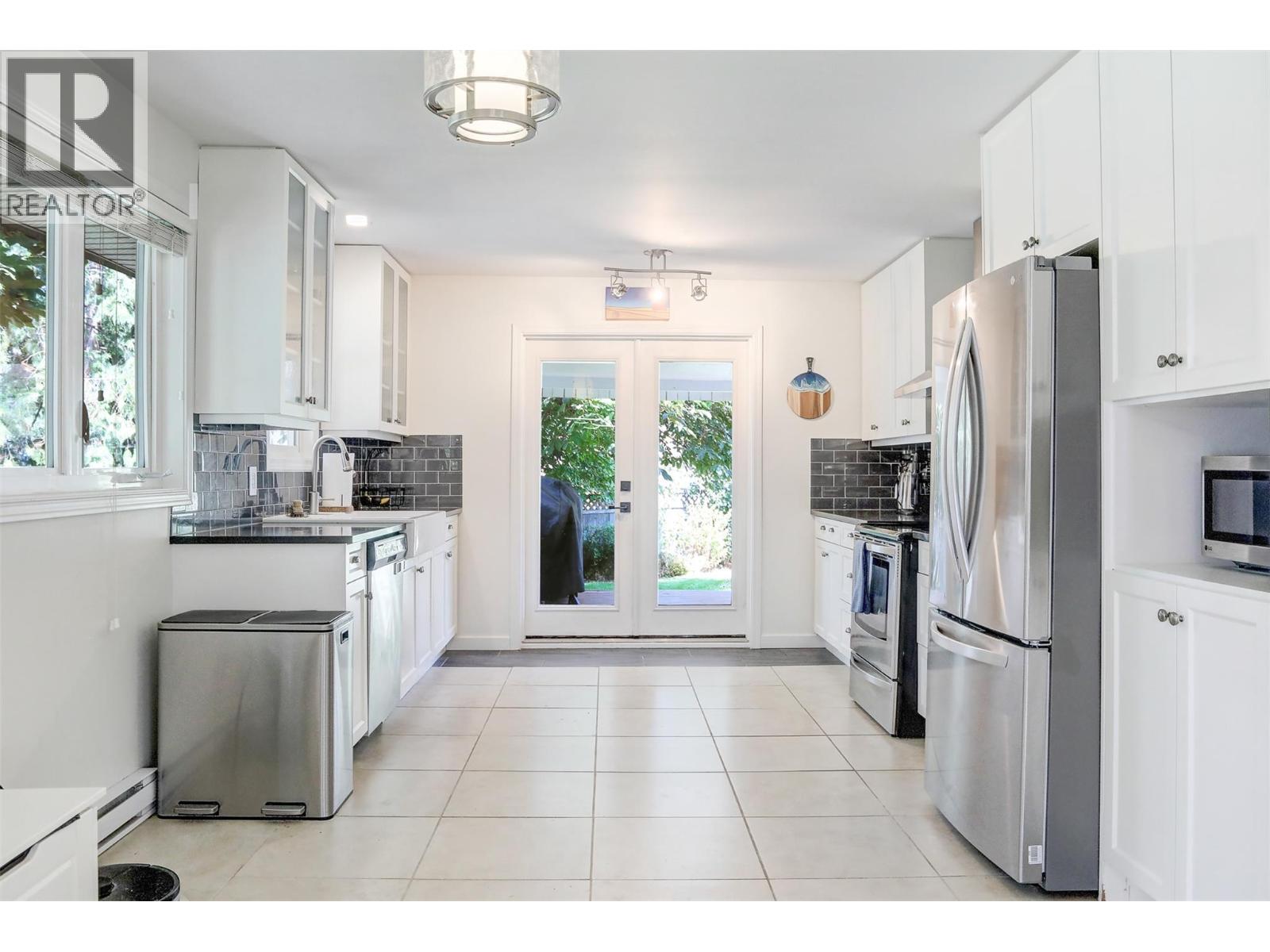  812 Paret Road, Kelowna