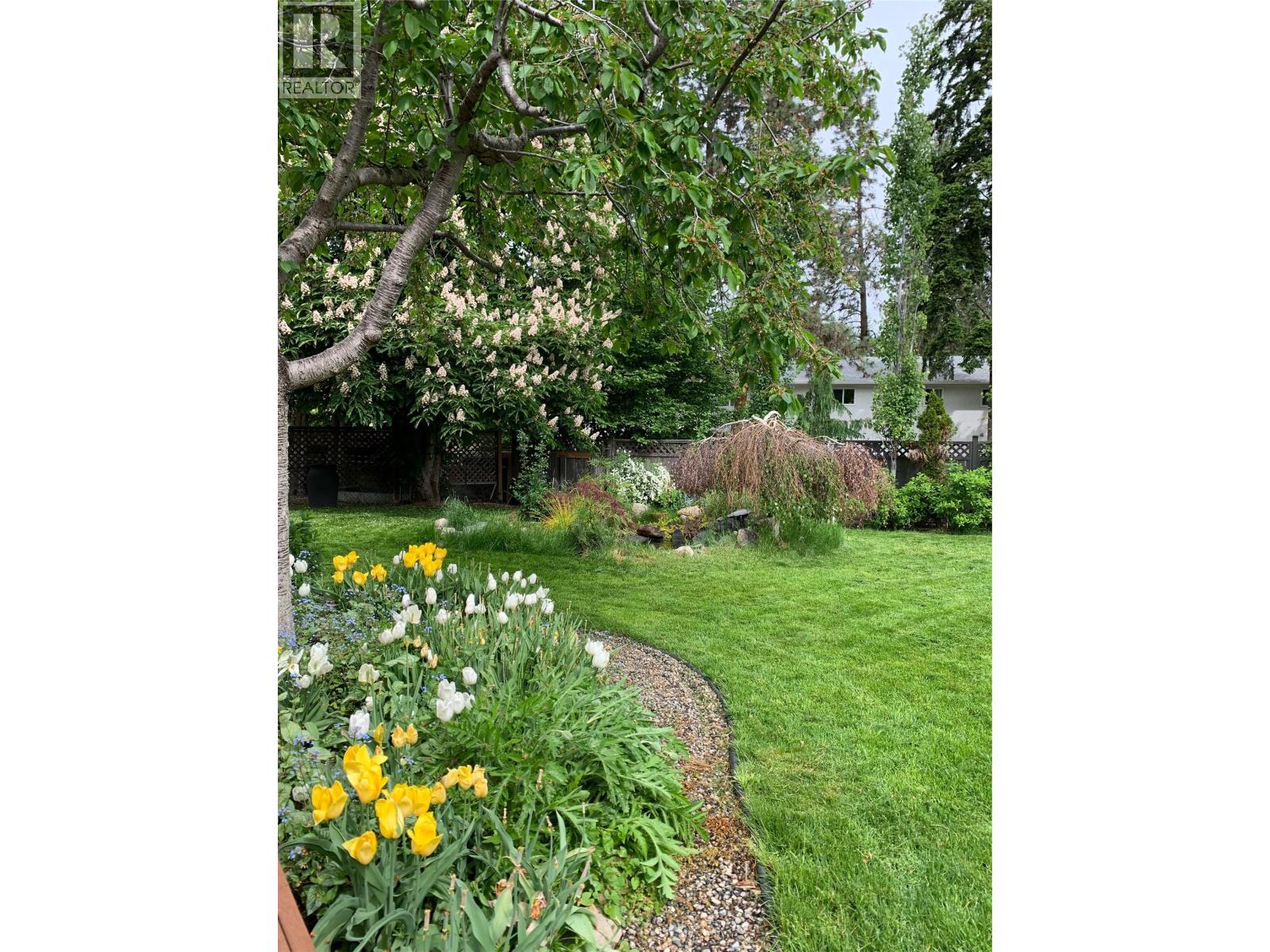  812 Paret Road, Kelowna