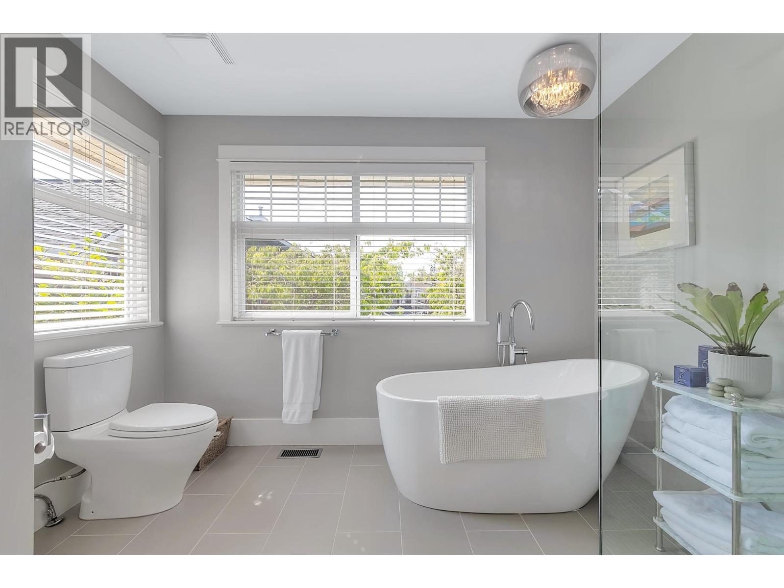 Photo 18 of 3 6400 Princess Lane, Richmond BC