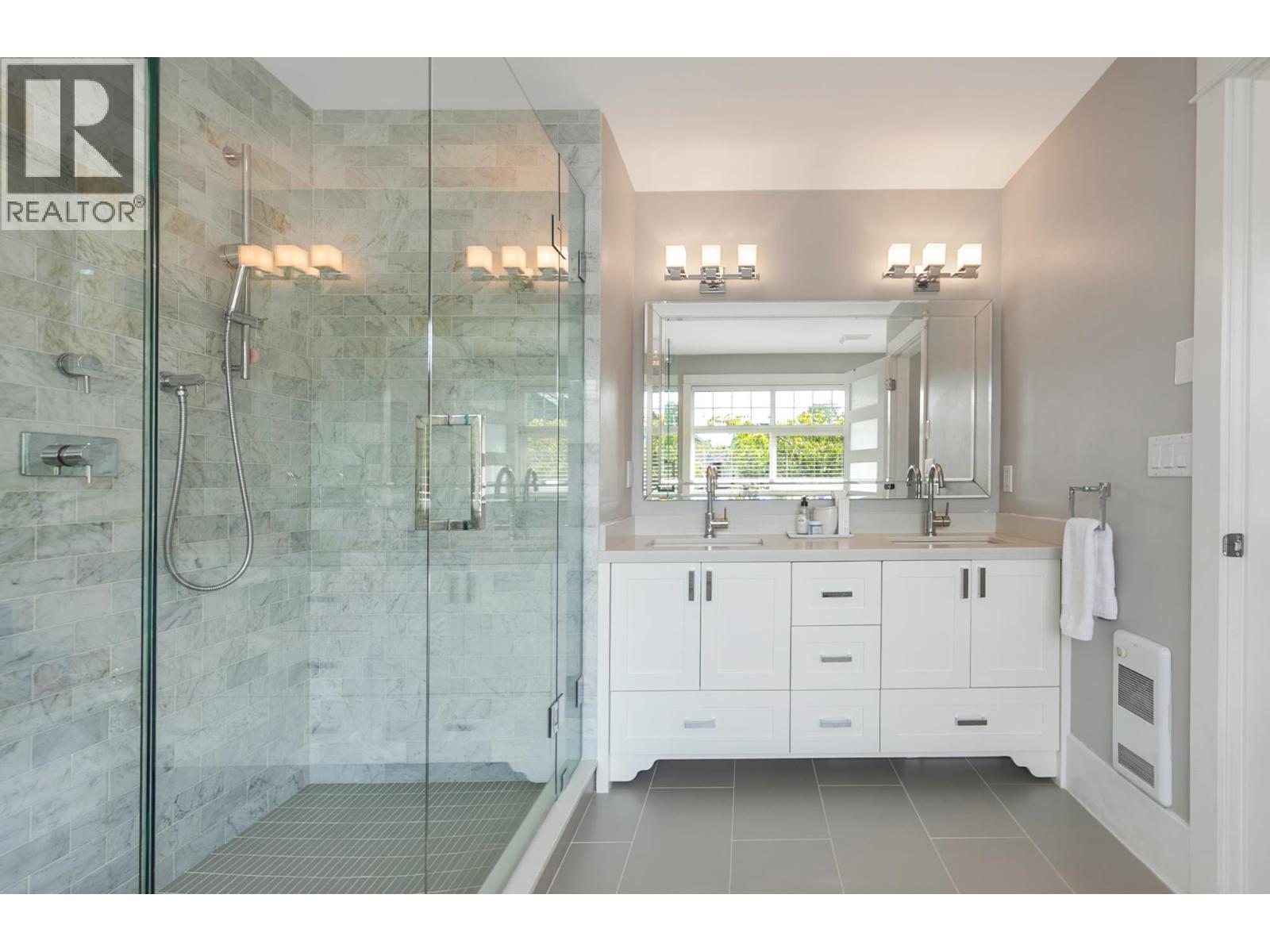 Photo 19 of 3 6400 Princess Lane, Richmond BC