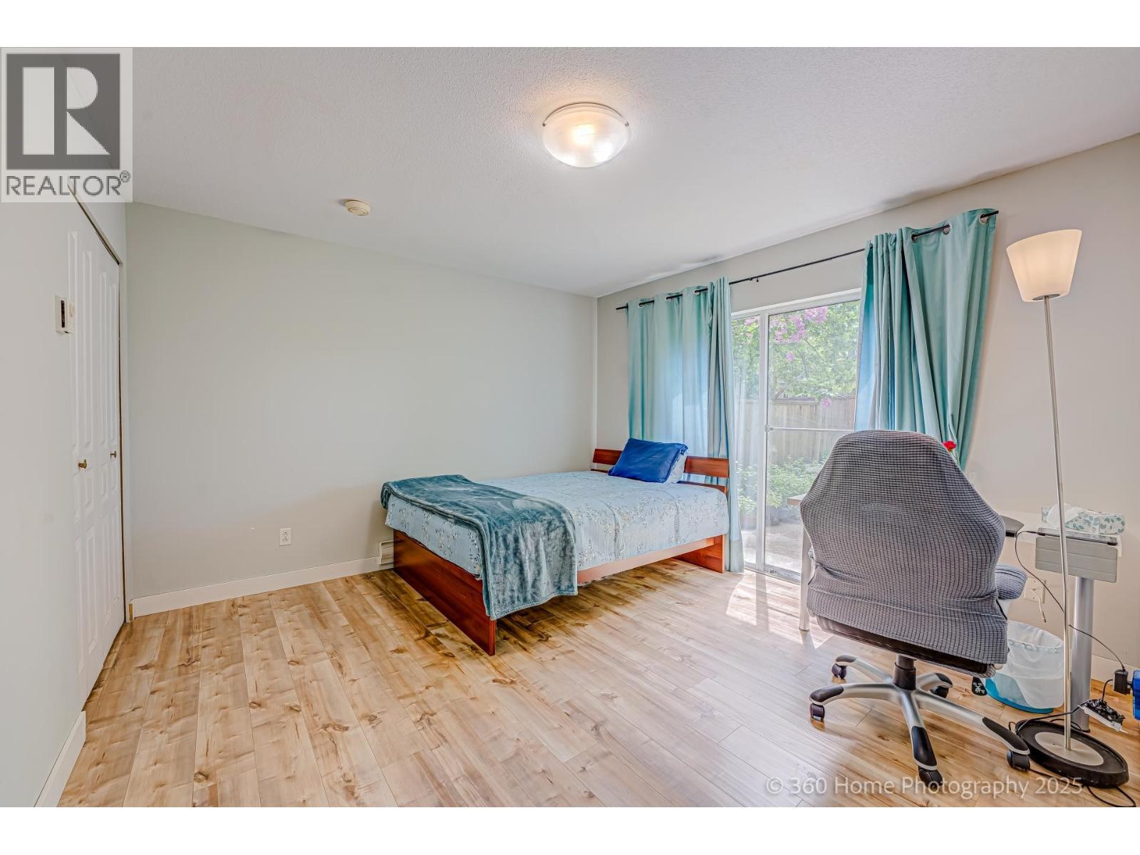 Photo 4 of 6 5671 Ladner Trunk Road, Delta BC