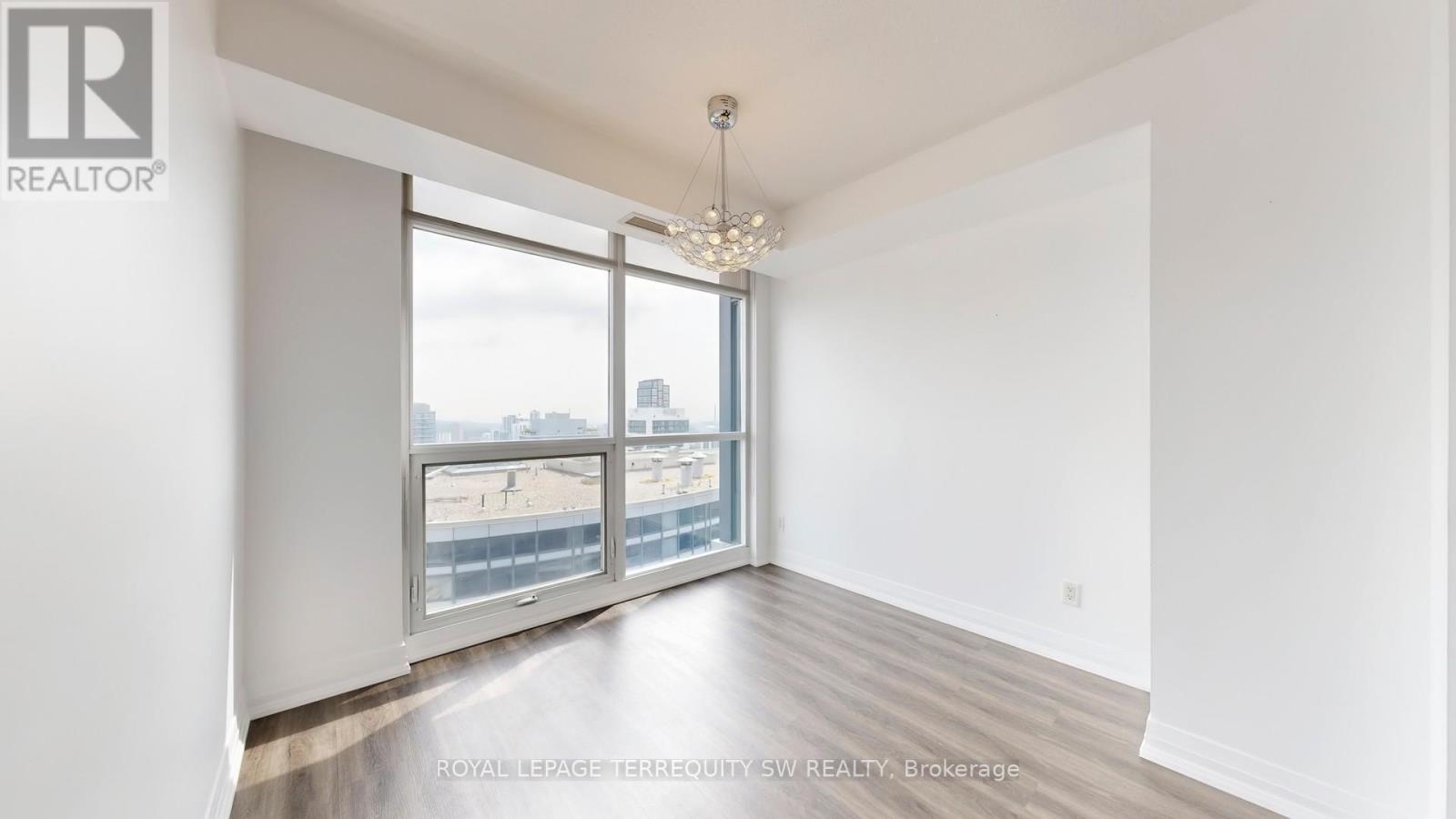 Photo 10 of 3704 21 Carlton Street, Toronto ON