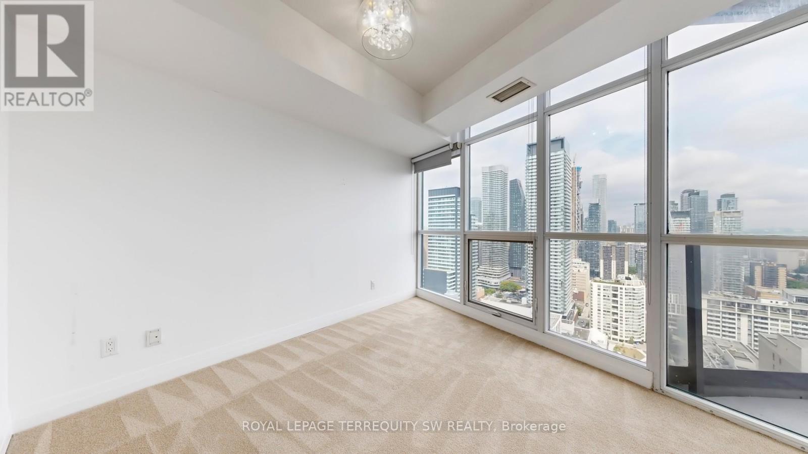 Photo 17 of 3704 21 Carlton Street, Toronto ON