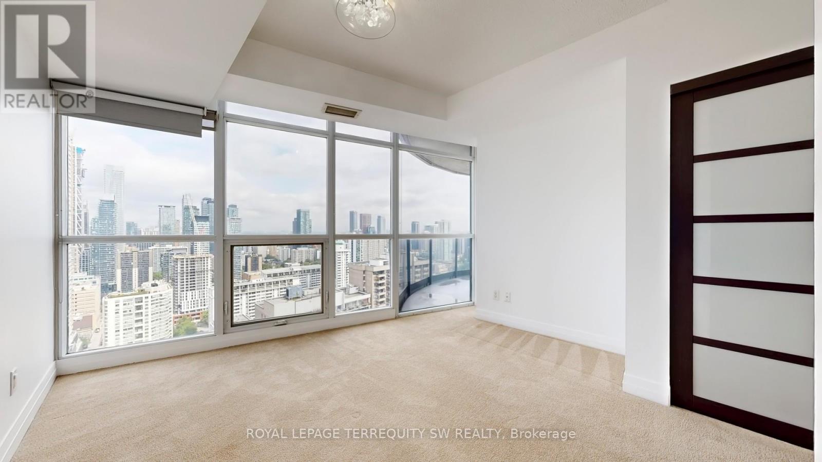 Photo 18 of 3704 21 Carlton Street, Toronto ON