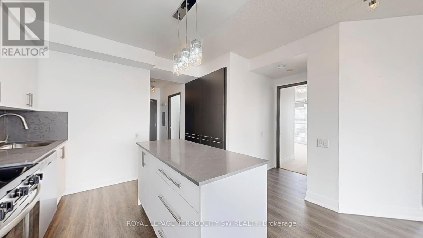 Photo 5 of 3704 21 Carlton Street, Toronto ON