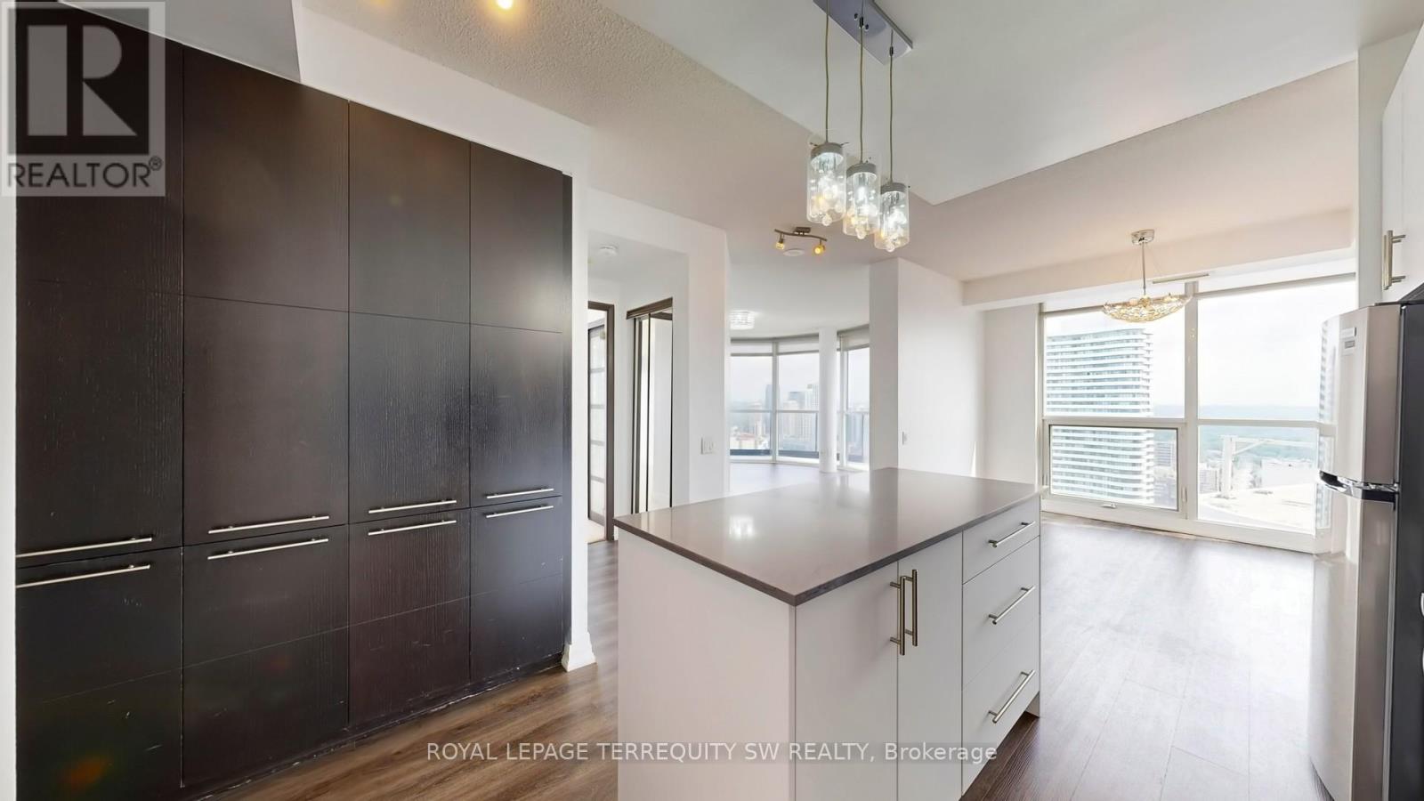 Photo 6 of 3704 21 Carlton Street, Toronto ON