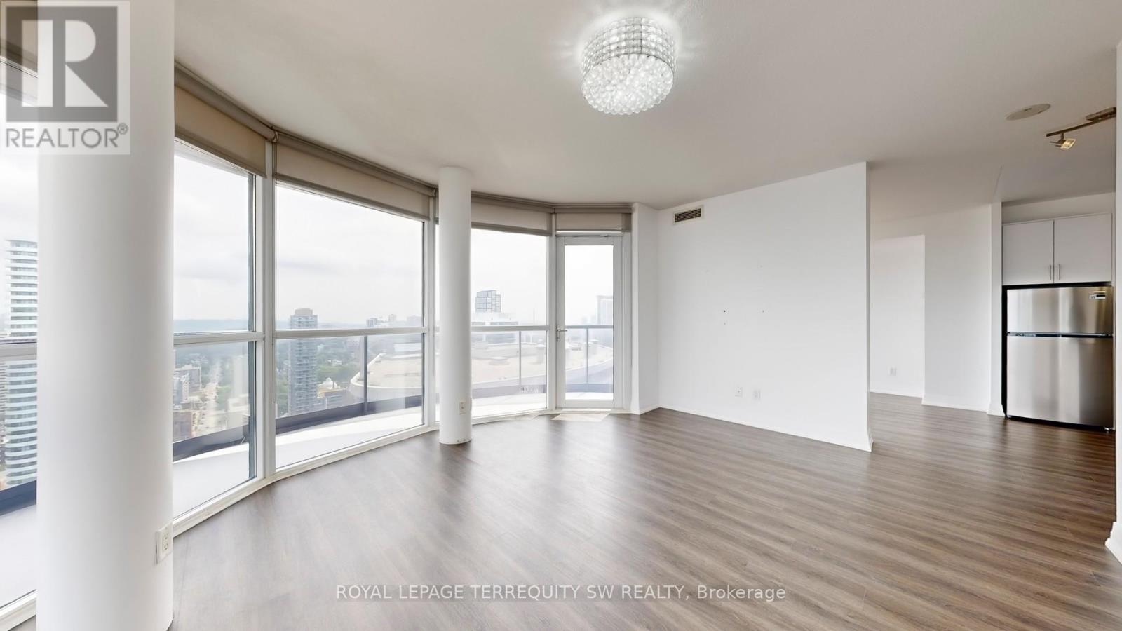 Photo 8 of 3704 21 Carlton Street, Toronto ON