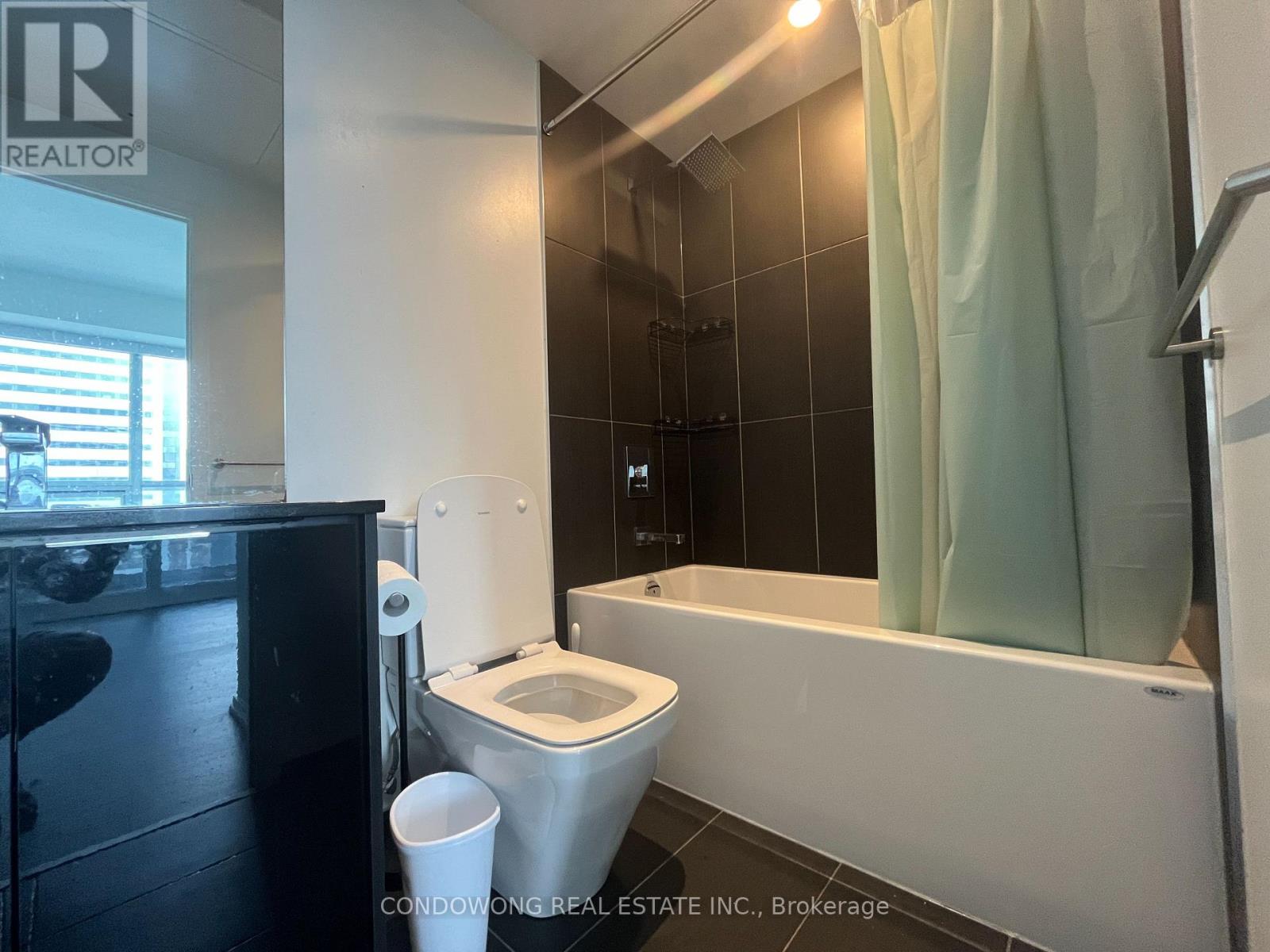 Photo 15 of 4411 70 Temperance Street, Toronto ON