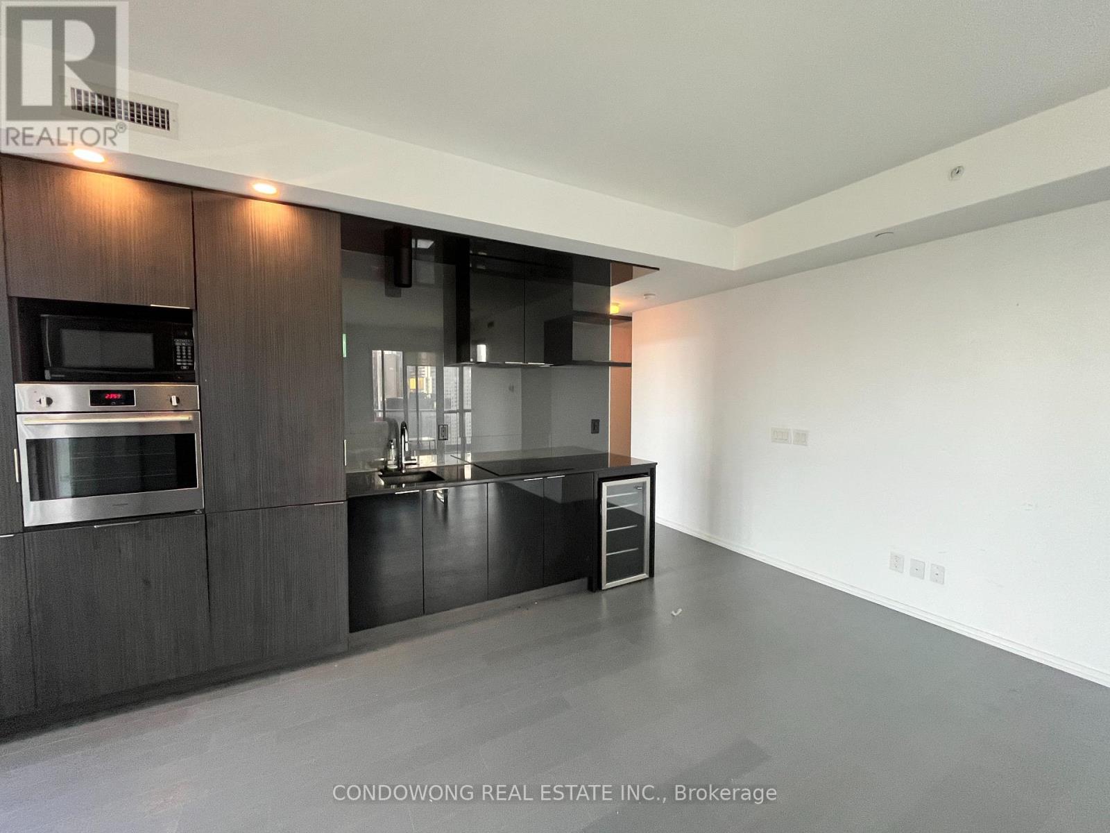 Photo 4 of 4411 70 Temperance Street, Toronto ON