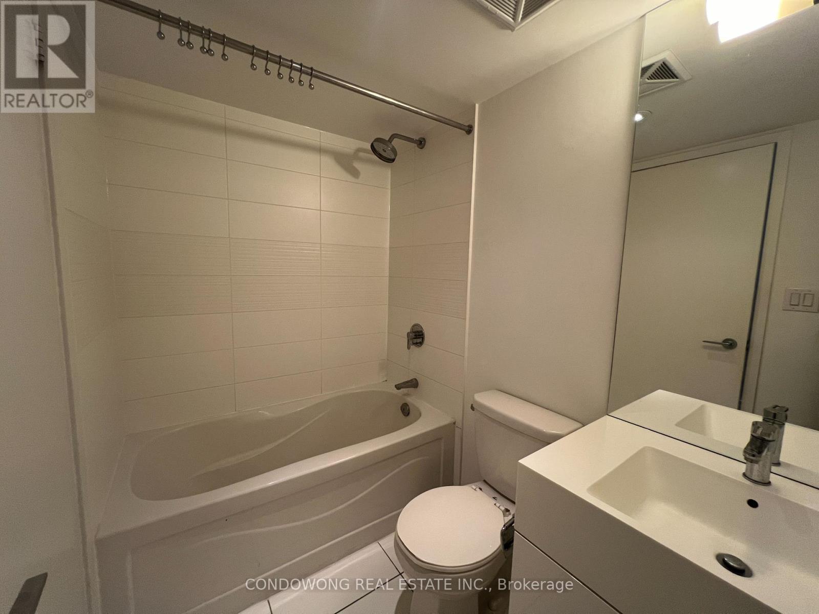 Photo 16 of 309 10 Capreol Court, Toronto ON