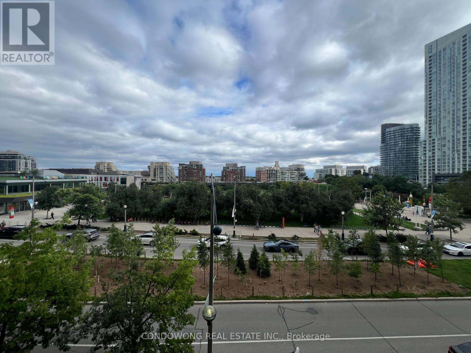 Photo 19 of 309 10 Capreol Court, Toronto ON