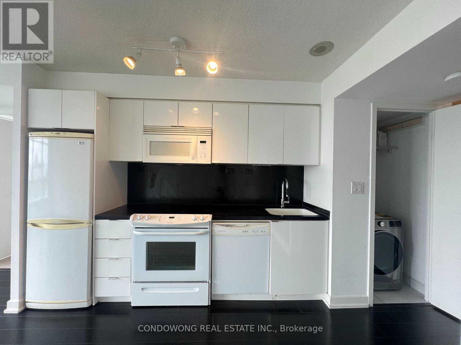 Photo 5 of 309 10 Capreol Court, Toronto ON