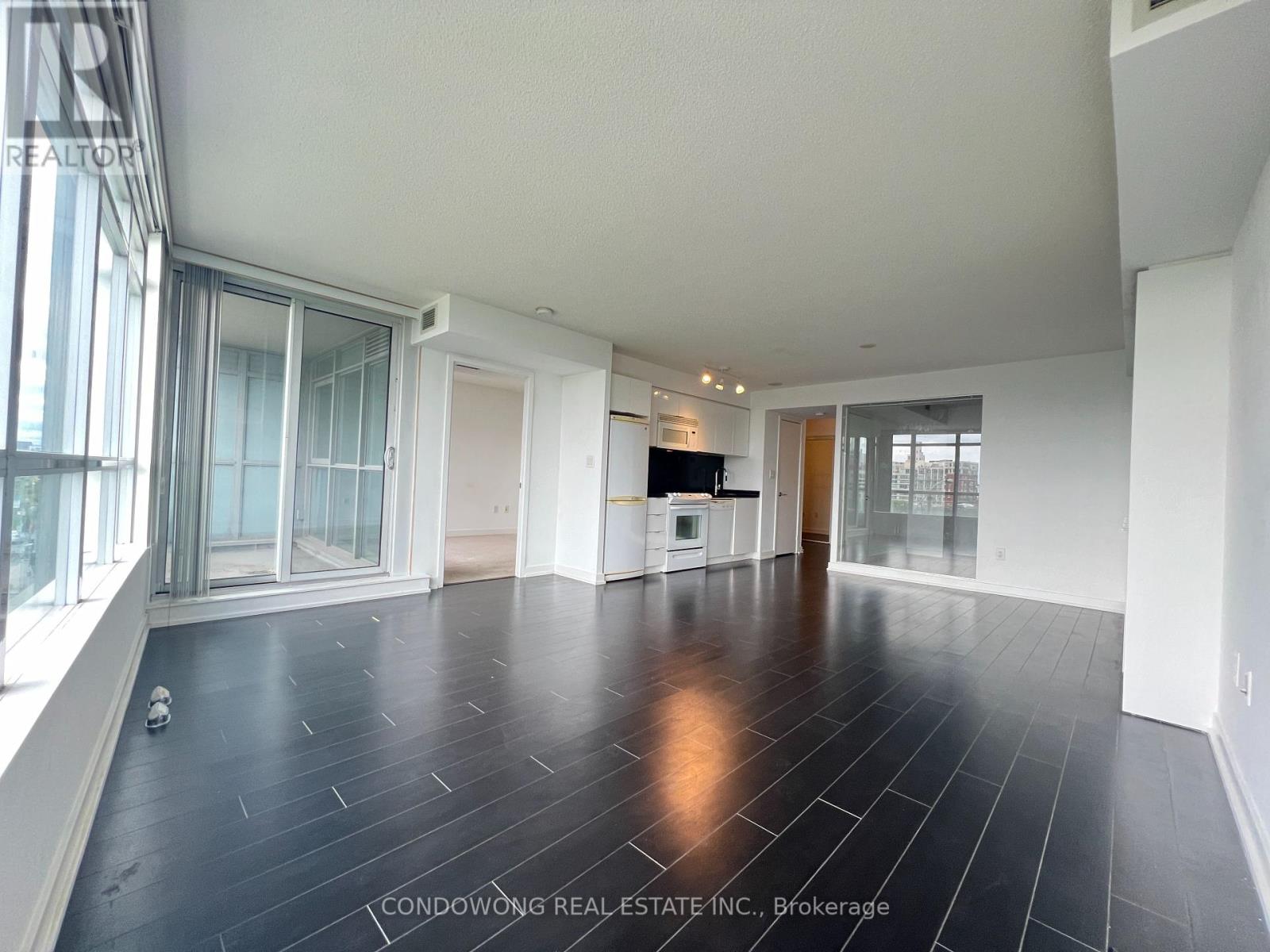 Photo 7 of 309 10 Capreol Court, Toronto ON