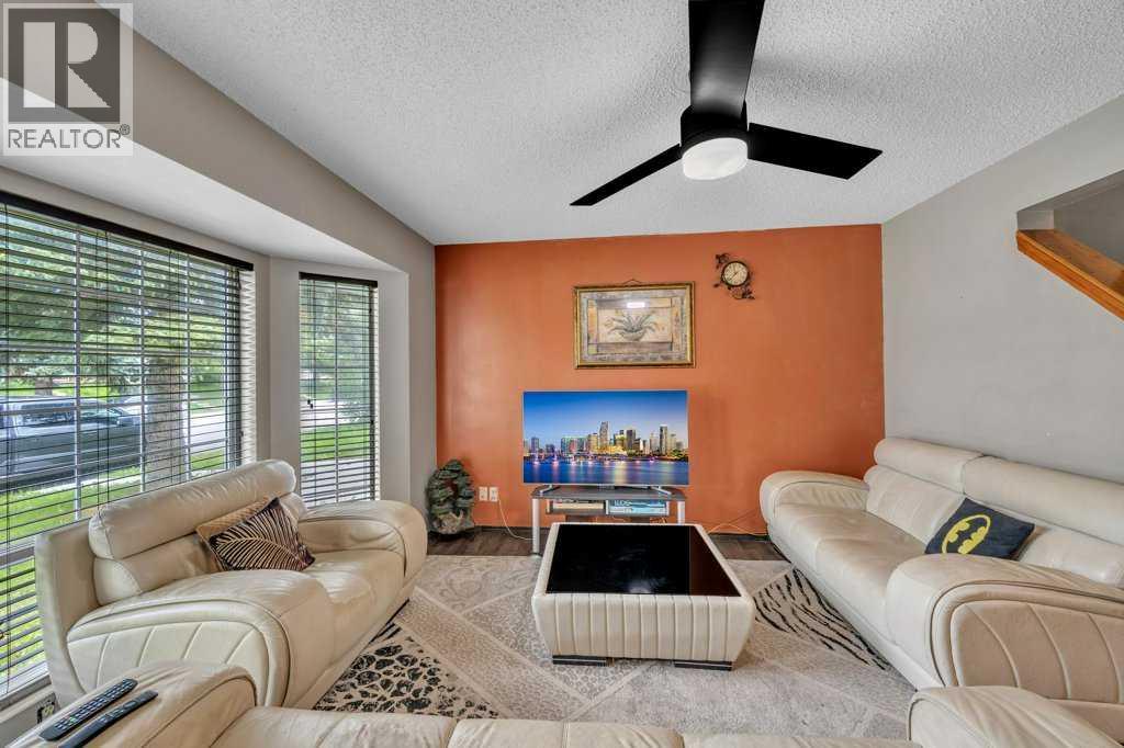 Photo 10 of 35 Martinwood Way Ne, Calgary AB