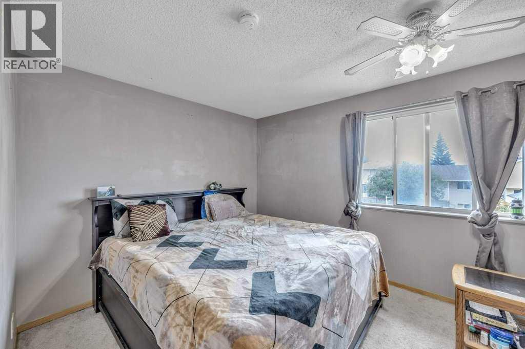 Photo 18 of 35 Martinwood Way Ne, Calgary AB