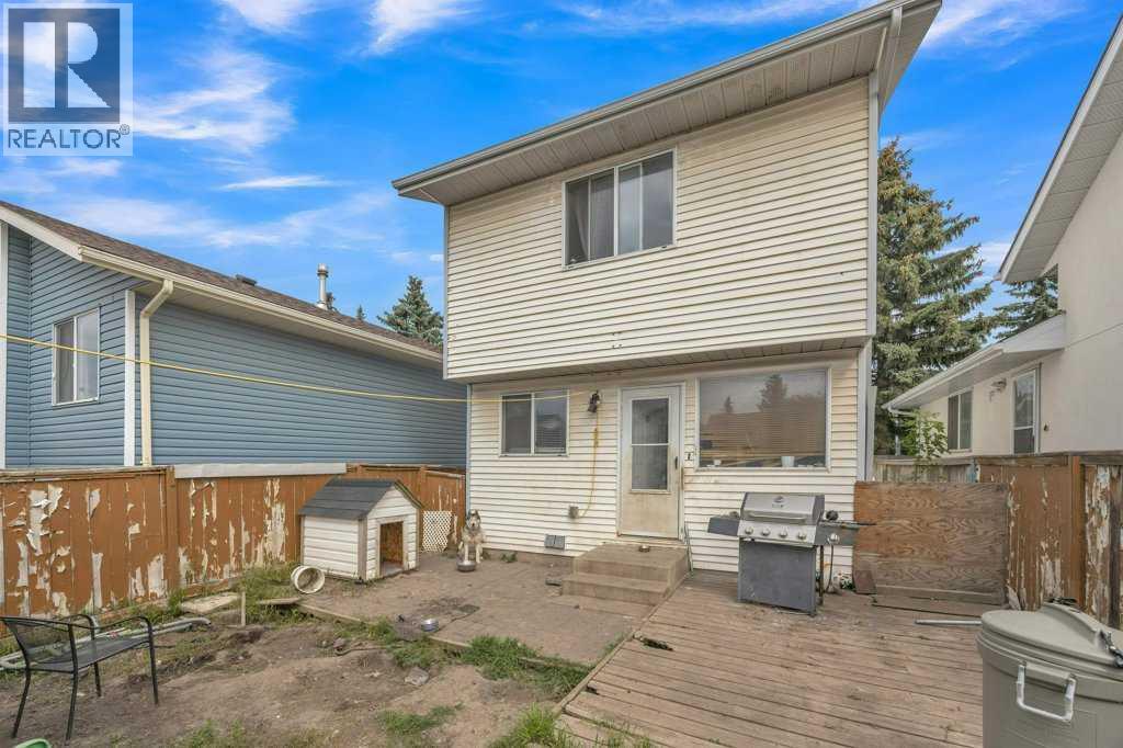Photo 26 of 35 Martinwood Way Ne, Calgary AB