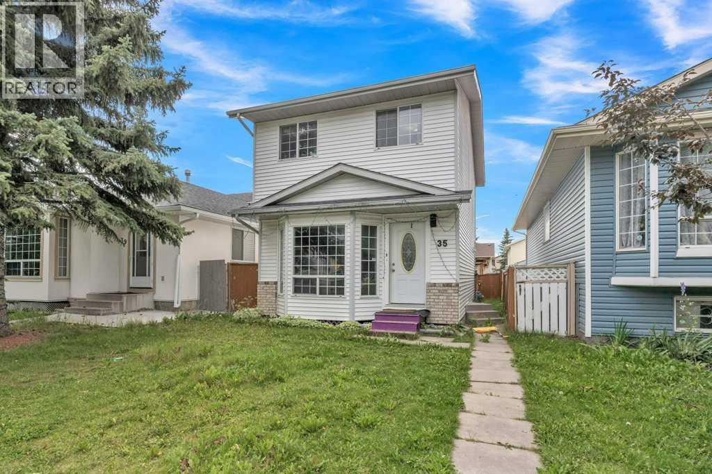 Photo 8 of 35 Martinwood Way Ne, Calgary AB