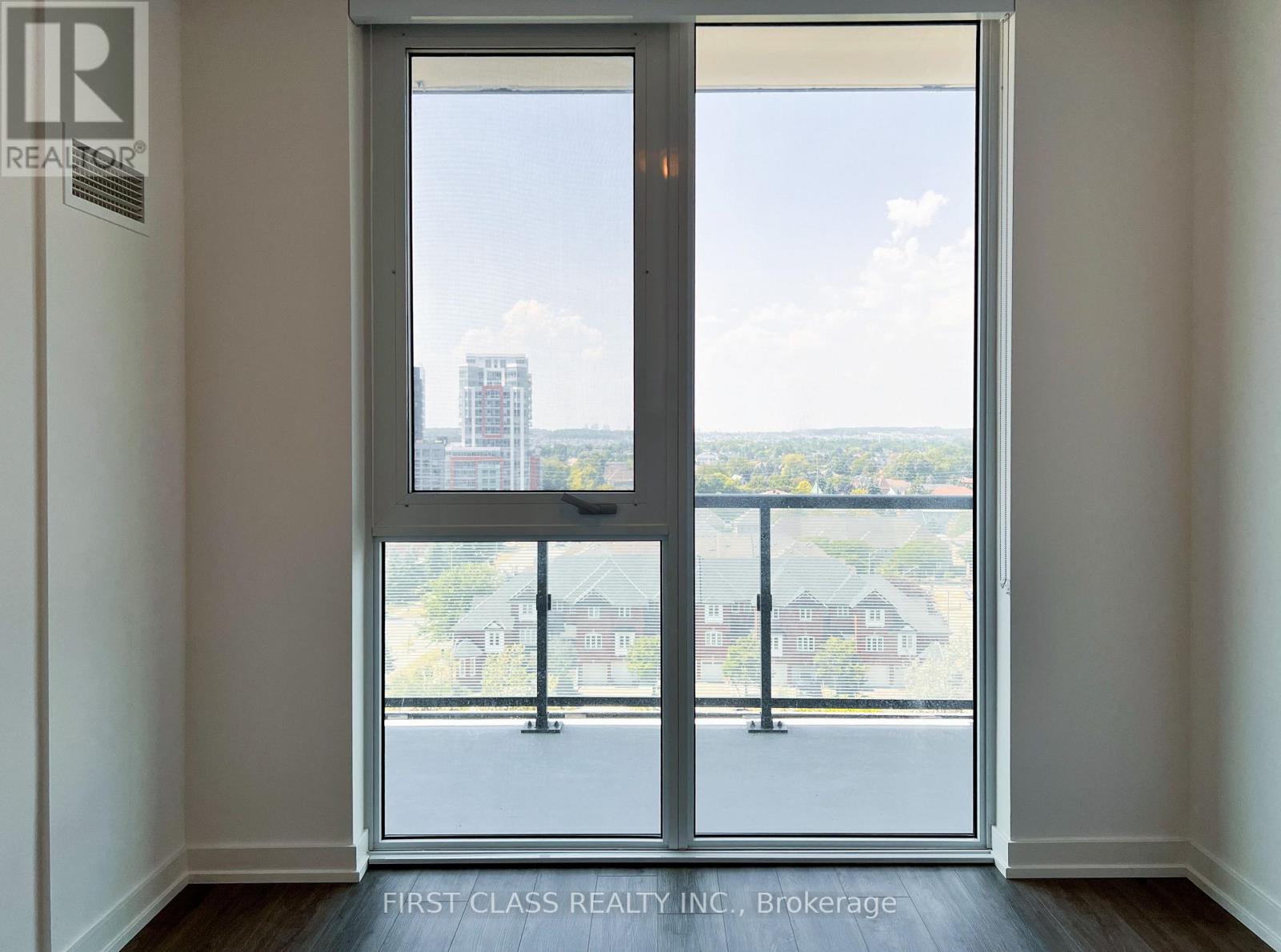 Photo 17 of 916 85 Oneida Crescent, Richmond Hill ON