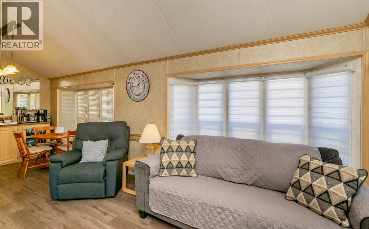 18 1131 Pine Grove Road, Scotch Creek
