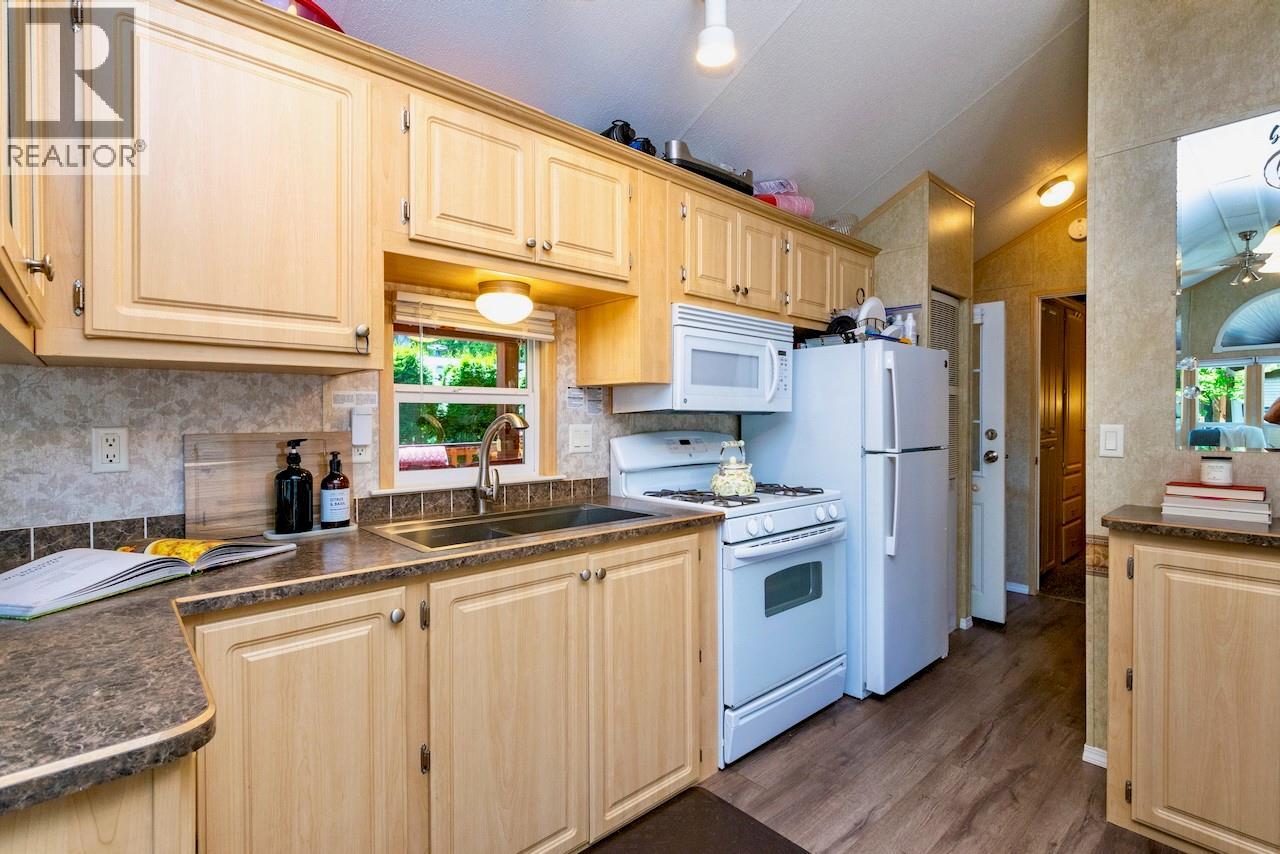 18 1131 Pine Grove Road, Scotch Creek