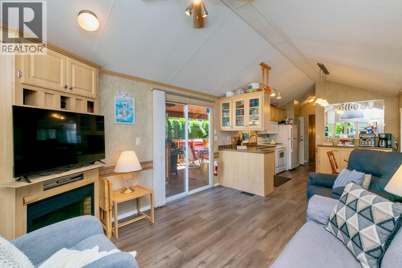 18 1131 Pine Grove Road, Scotch Creek