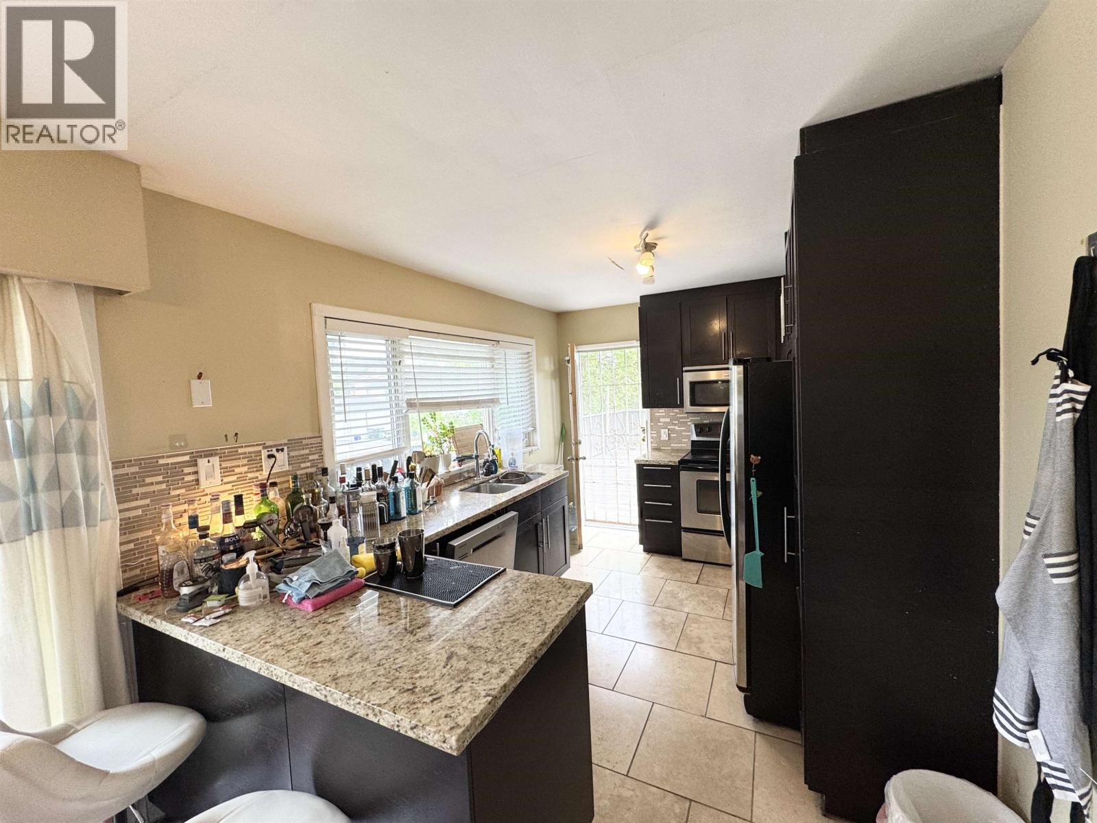 Photo 10 of 1305 Kensington Avenue, Burnaby BC