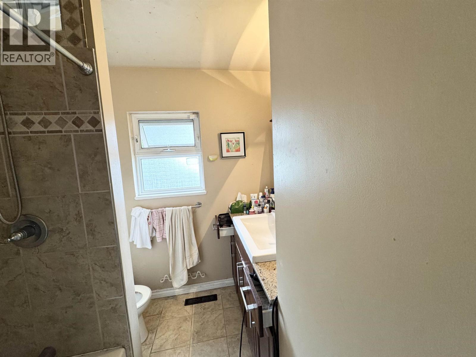 Photo 15 of 1305 Kensington Avenue, Burnaby BC
