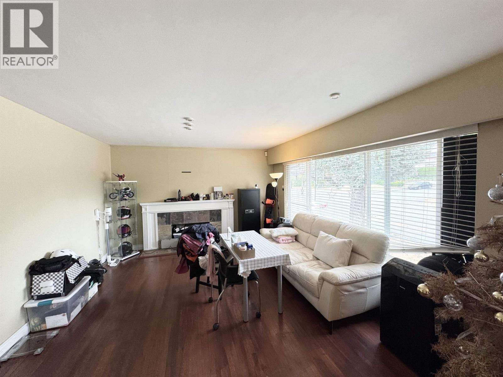 Photo 7 of 1305 Kensington Avenue, Burnaby BC