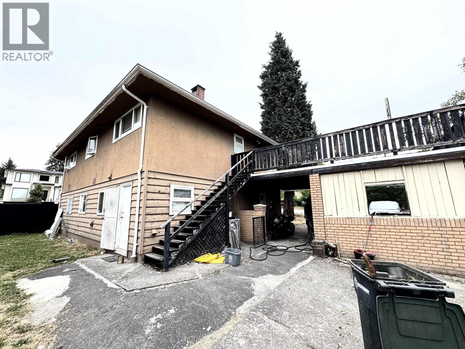 Photo 4 of 1305 Kensington Avenue, Burnaby BC