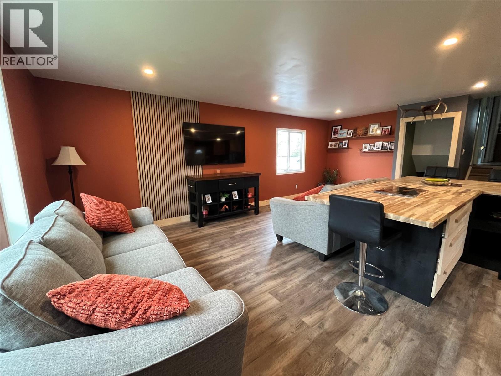 Photo 7 of 111 Birch Avenue, Tumbler Ridge BC
