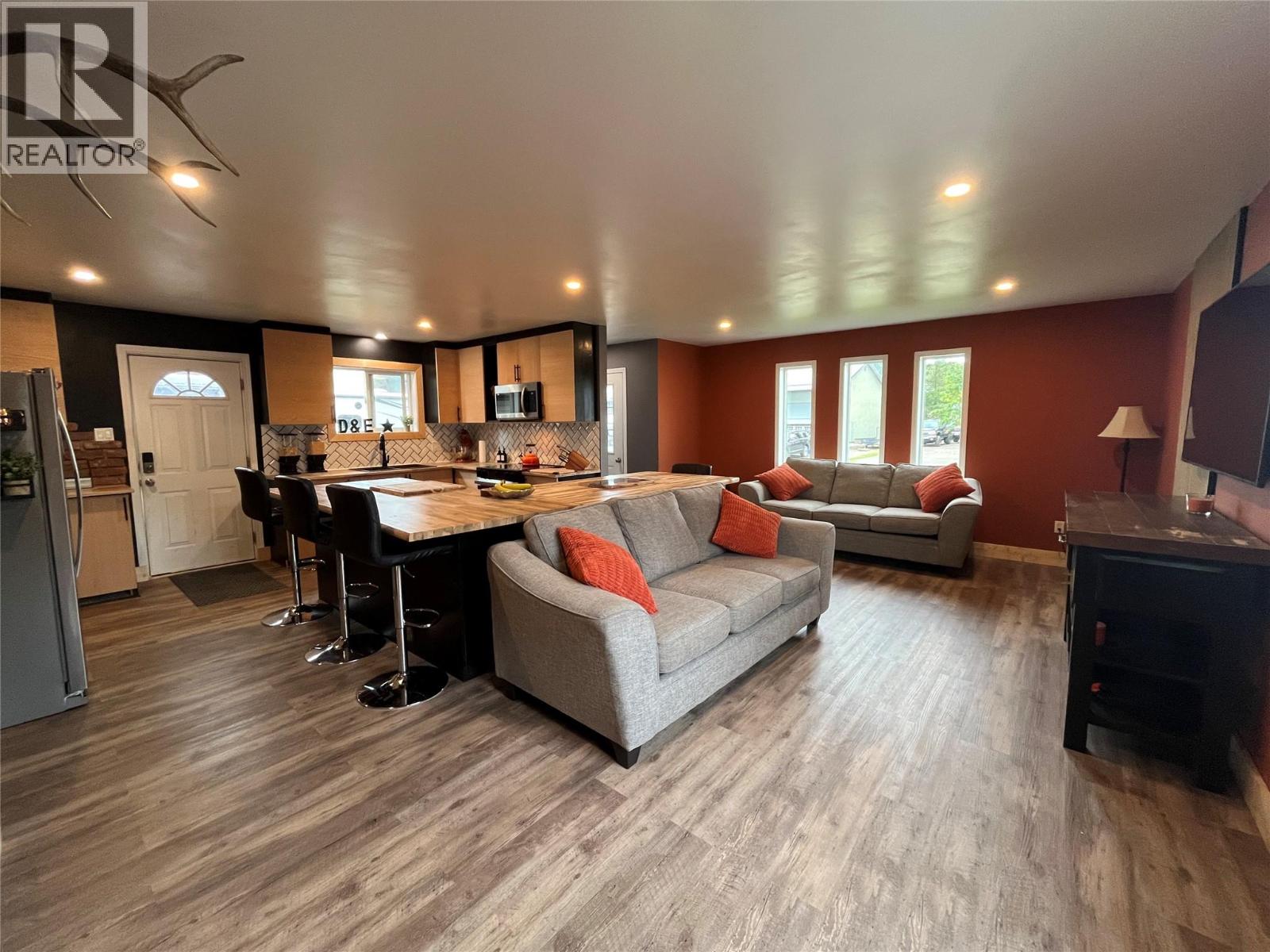 Photo 10 of 111 Birch Avenue, Tumbler Ridge BC