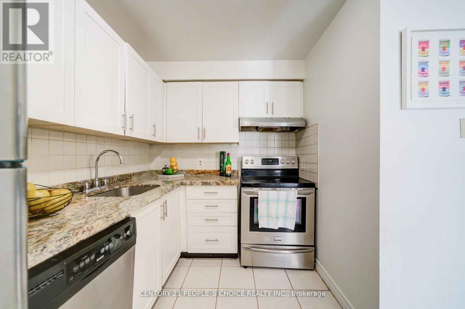 Photo 6 of 1206 25 Trailwood Drive, Mississauga ON