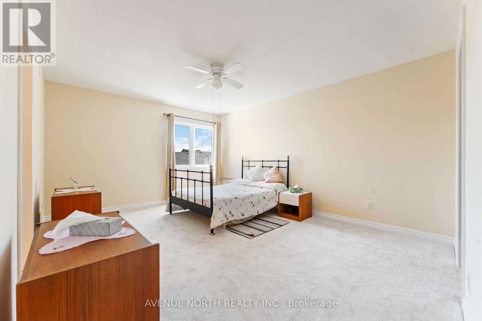Photo 15 of 241 Waymark Crescent, Ottawa ON