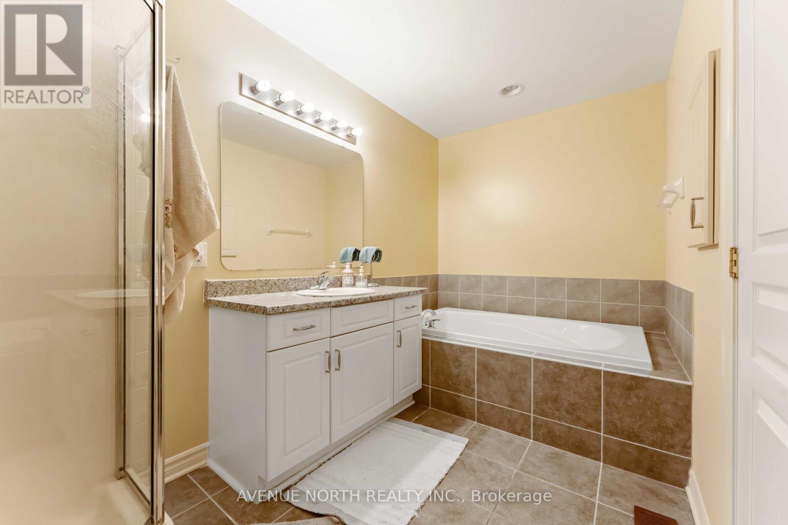 Photo 16 of 241 Waymark Crescent, Ottawa ON