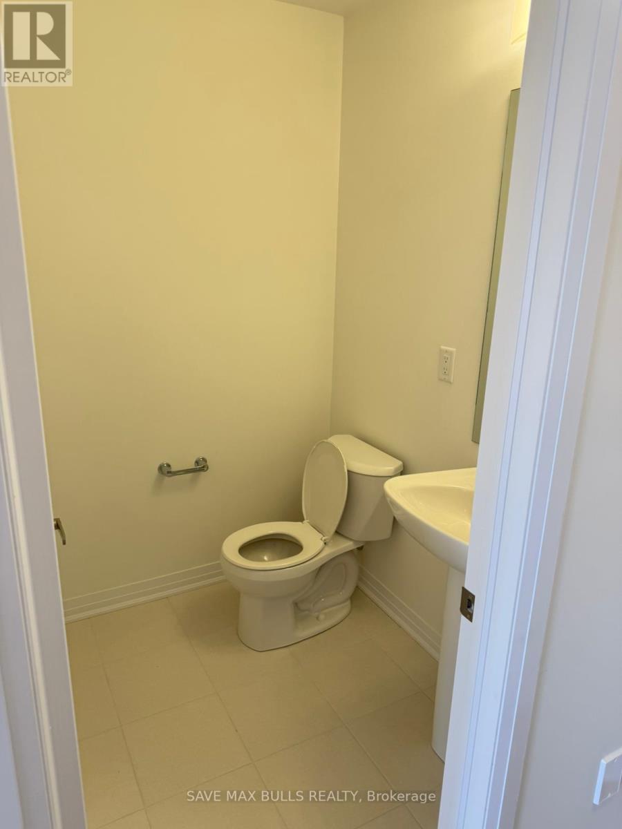Photo 5 of 39 Gunnel Road, Welland ON