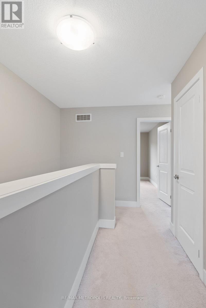 Photo 17 of 93 1960 Dalmagarry Road, London North ON