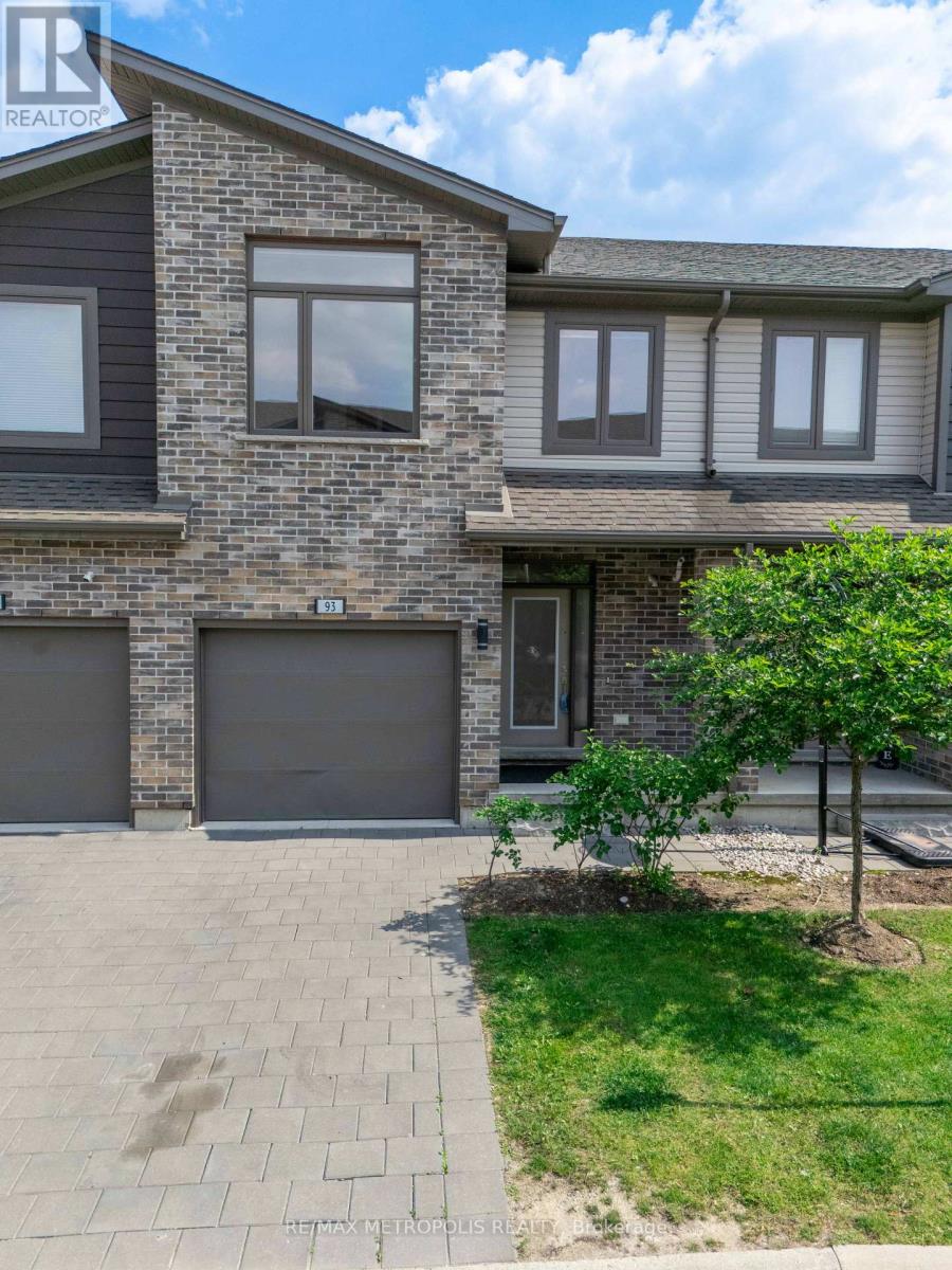 Photo 2 of 93 1960 Dalmagarry Road, London North ON