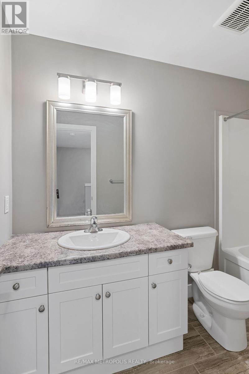 Photo 29 of 93 1960 Dalmagarry Road, London North ON