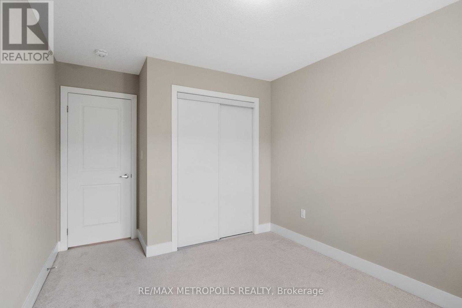 Photo 31 of 93 1960 Dalmagarry Road, London North ON