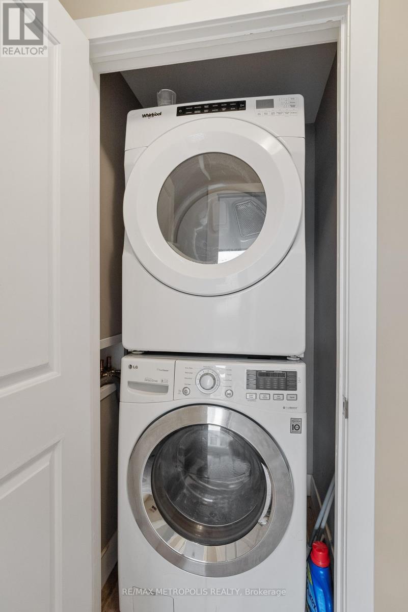 Photo 32 of 93 1960 Dalmagarry Road, London North ON