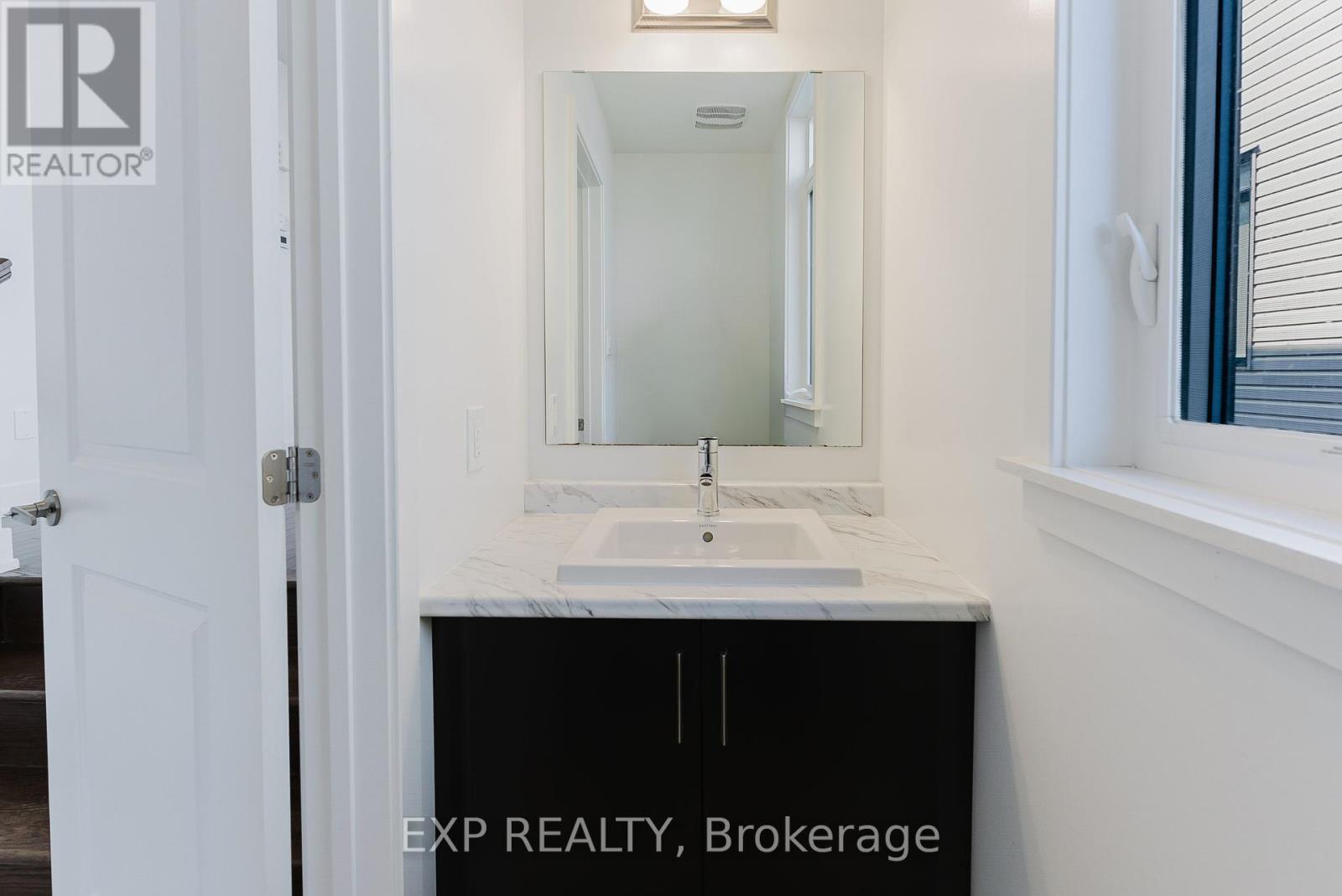 Photo 4 of 808 Mochi Circle, Ottawa ON