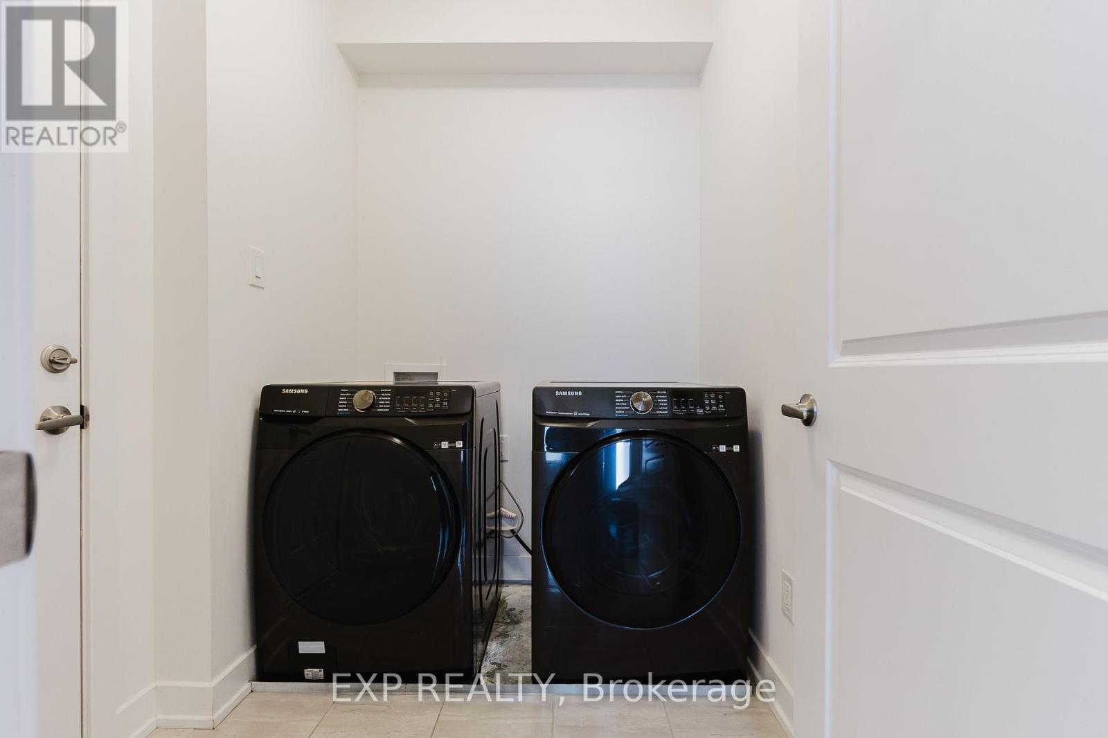 Photo 35 of 808 Mochi Circle, Ottawa ON
