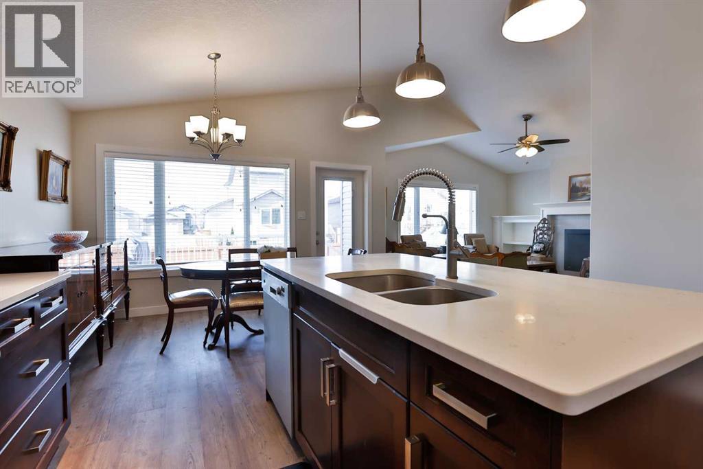 Photo 6 of 21 Riverford Close W, Lethbridge AB