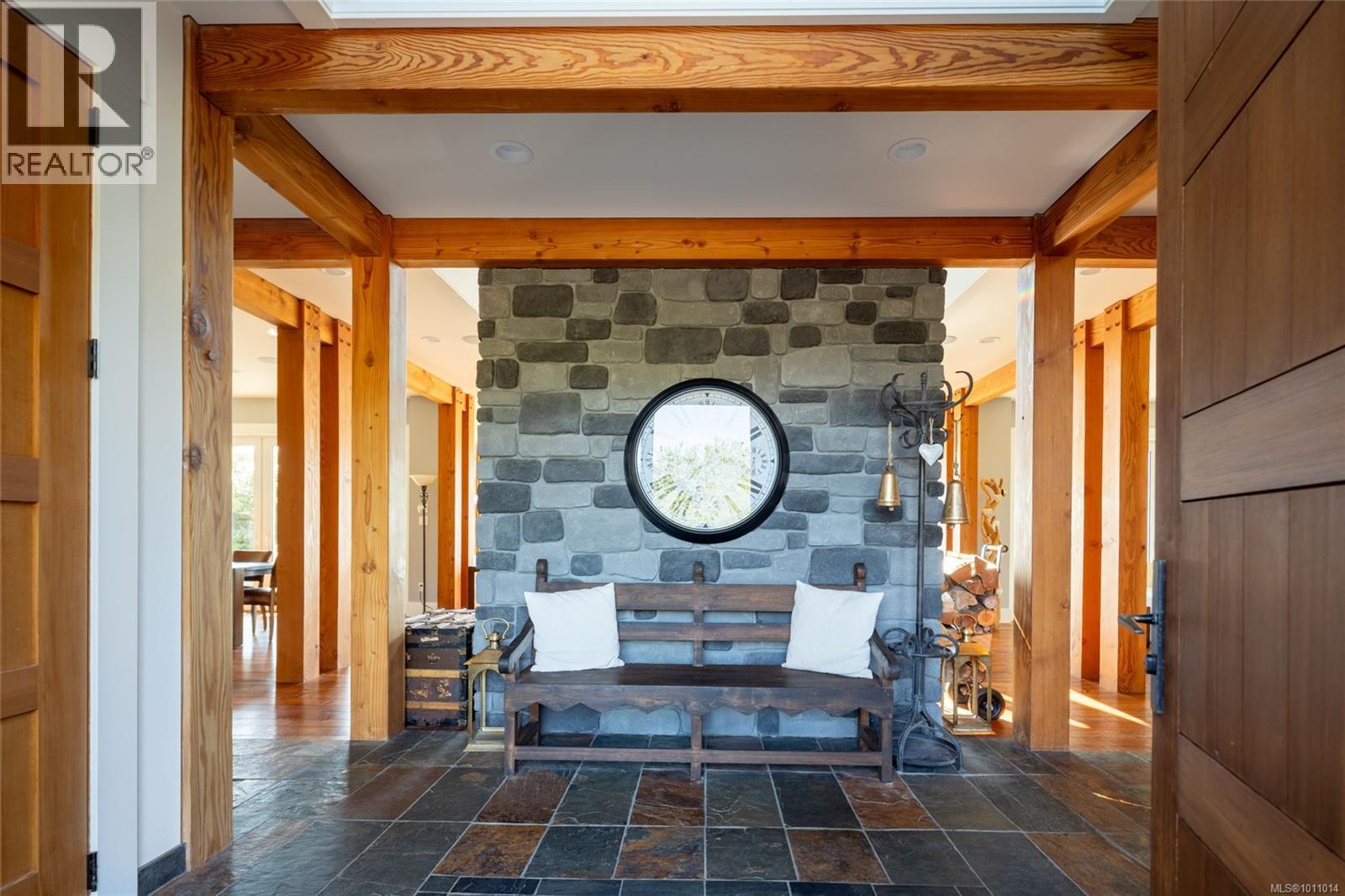 1107 Kye Bay Rd, Comox