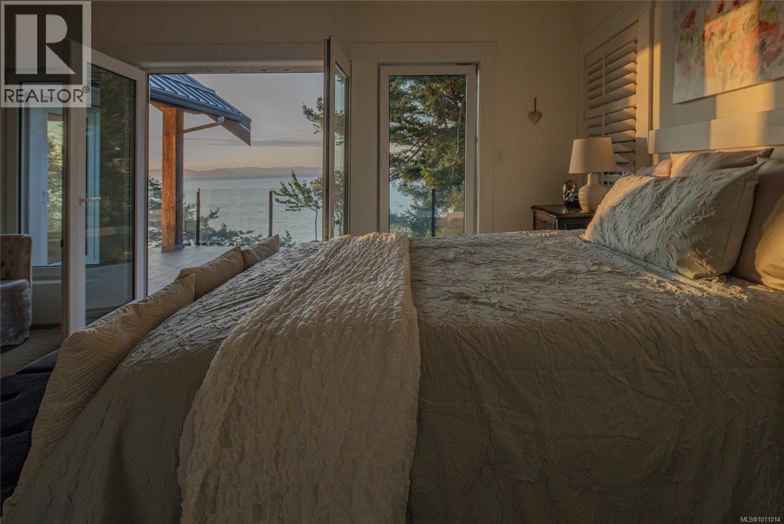 1107 Kye Bay Rd, Comox