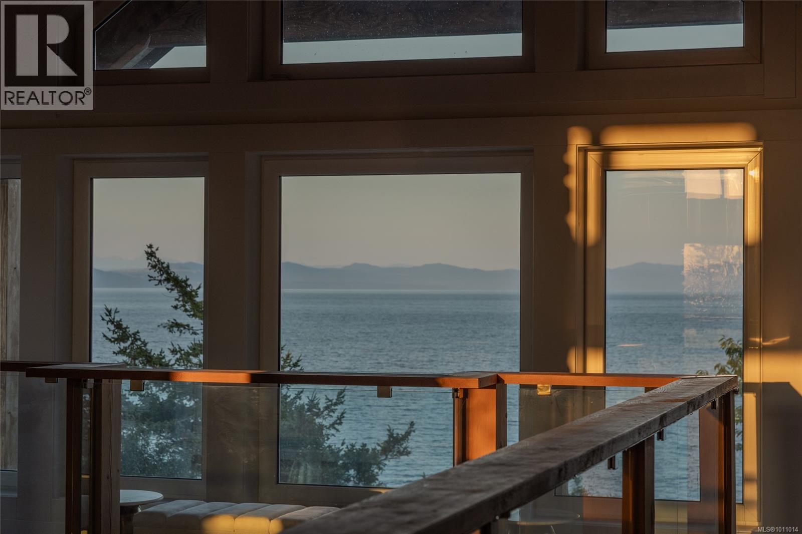1107 Kye Bay Rd, Comox